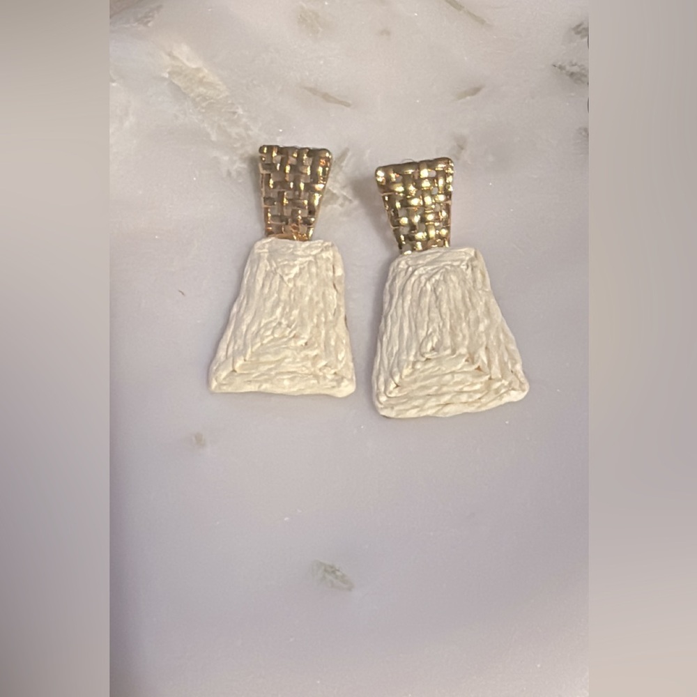 White & Gold dangle earrings!